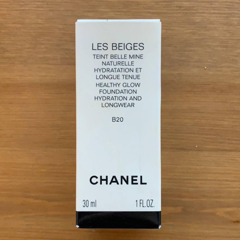 LES BEIGES
Healthy Glow Foundation in shade B20
